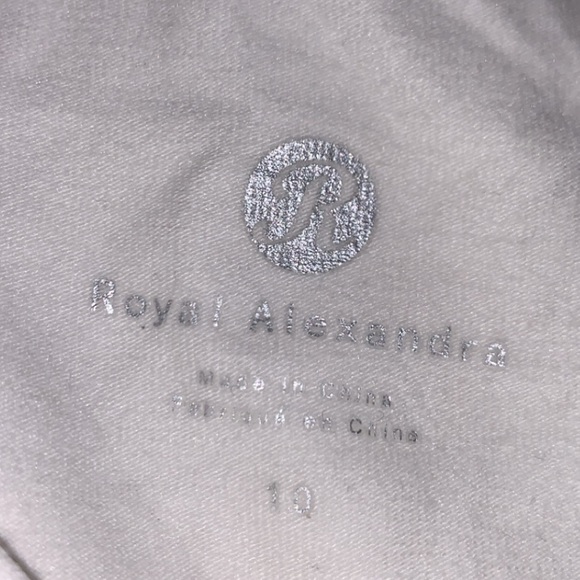 Royal Alexandra plain cream tee - Picture 3 of 4